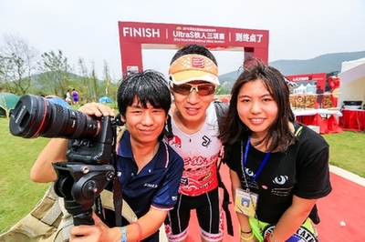 无锡UltraS铁人三项赛落幕 选手现场求婚最浪漫_户外赛事-铁三_新浪竞技风暴_新浪网