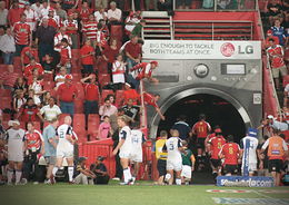 lg橄榄球赛创意户外广告