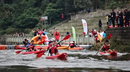 首届赛事深受国内外户外运动爱好者欢迎